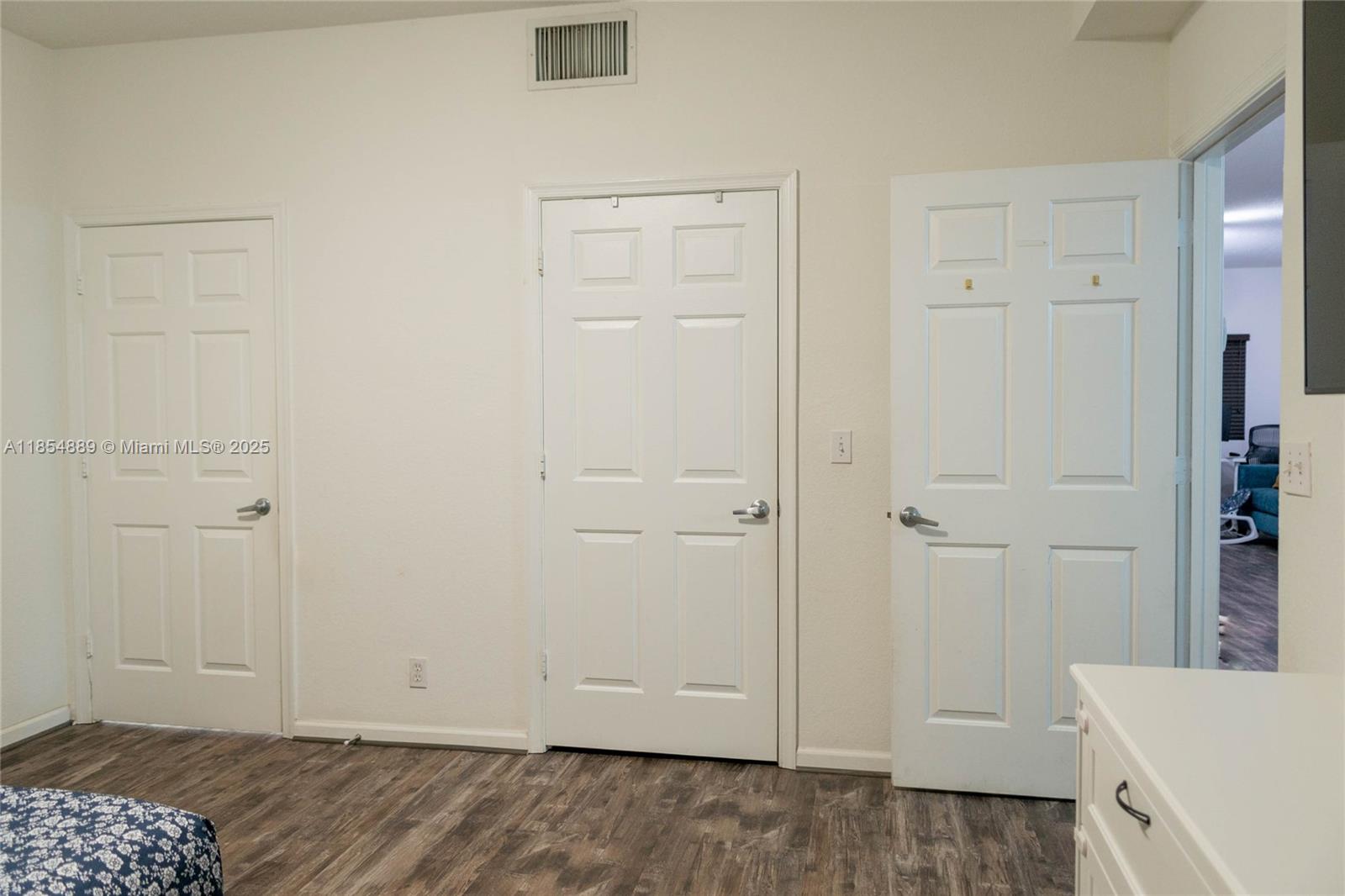 911 Hillcrest Ct # 3