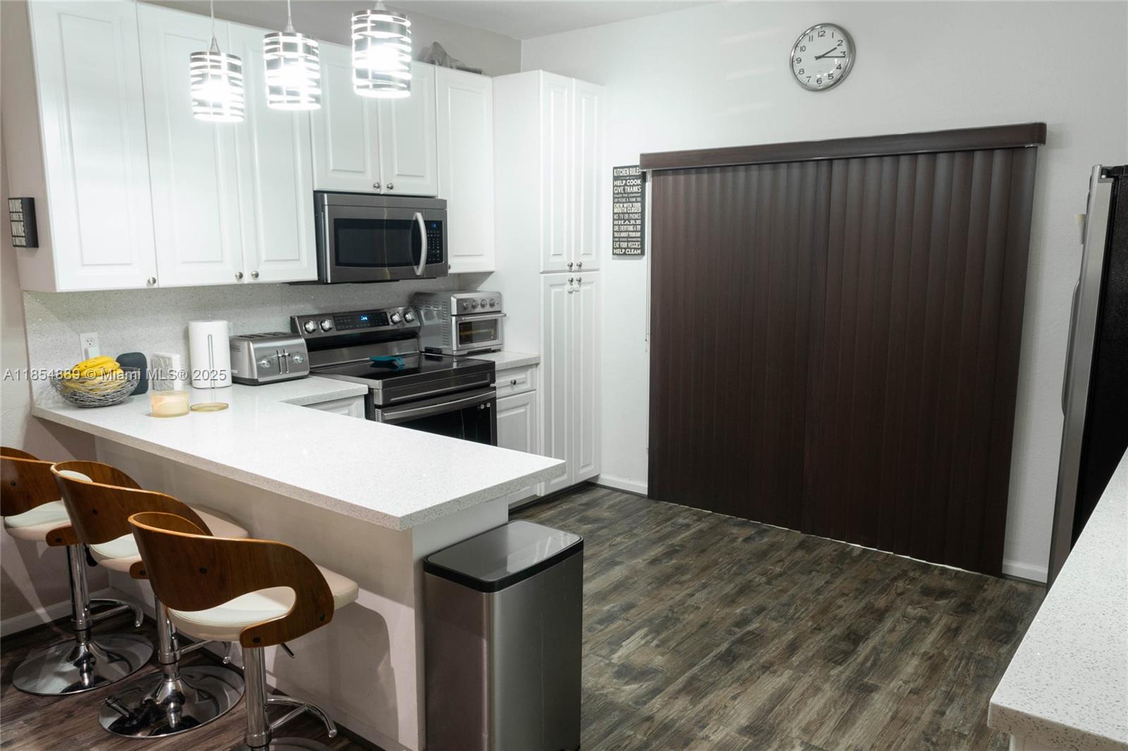 911 Hillcrest Ct # 3