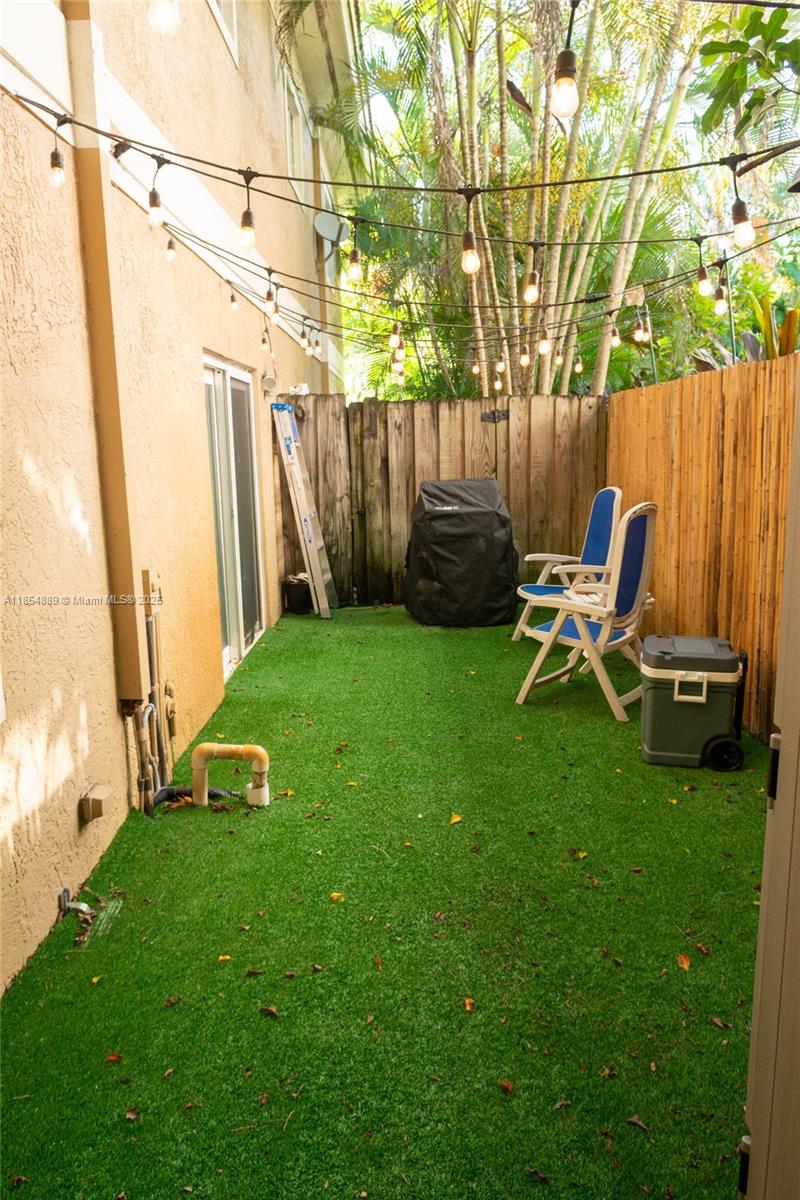 911 Hillcrest Ct # 3