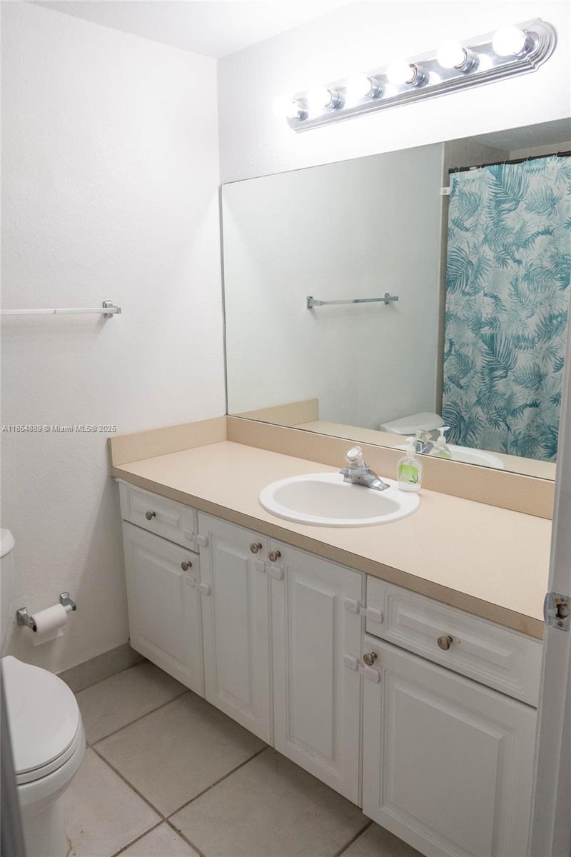 911 Hillcrest Ct # 3