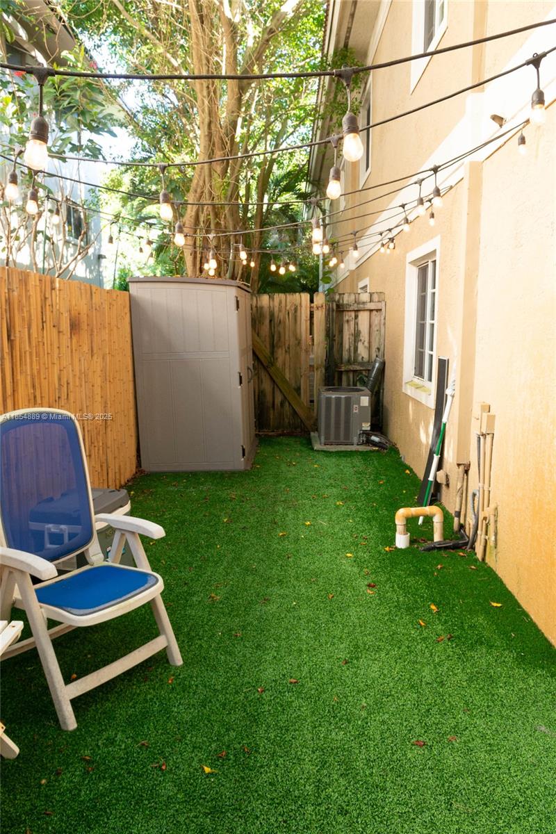 911 Hillcrest Ct # 3