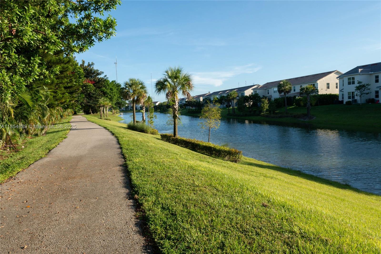 911 Hillcrest Ct # 3