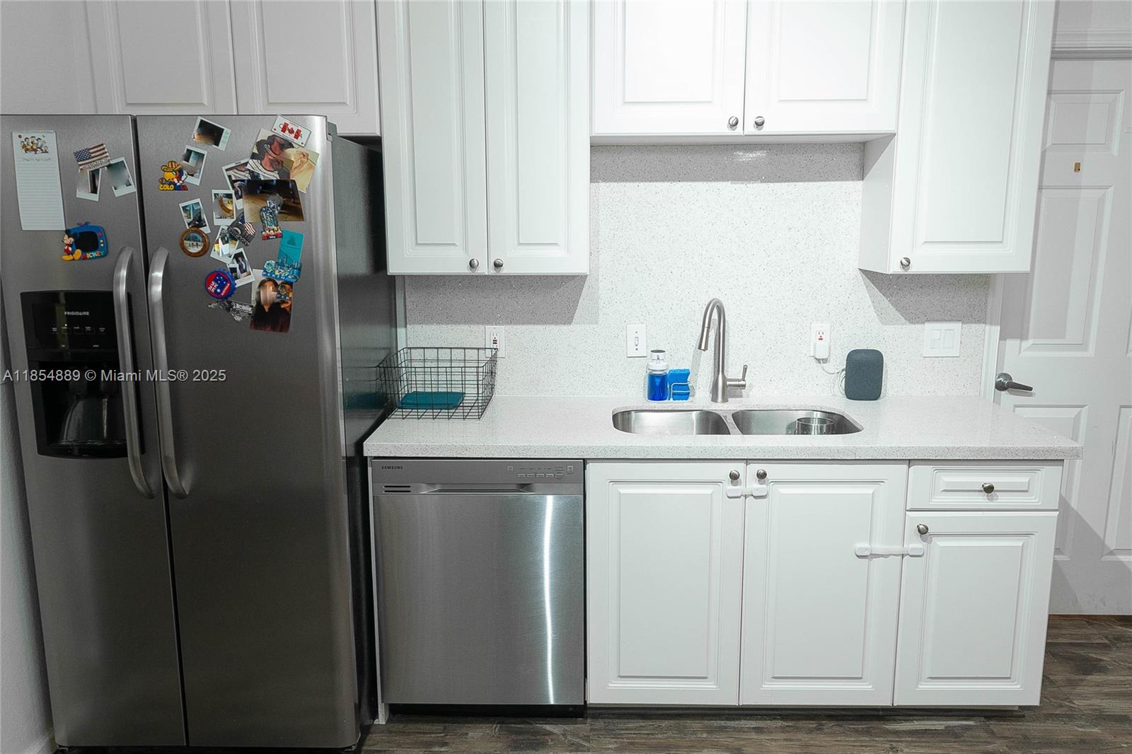 911 Hillcrest Ct # 3