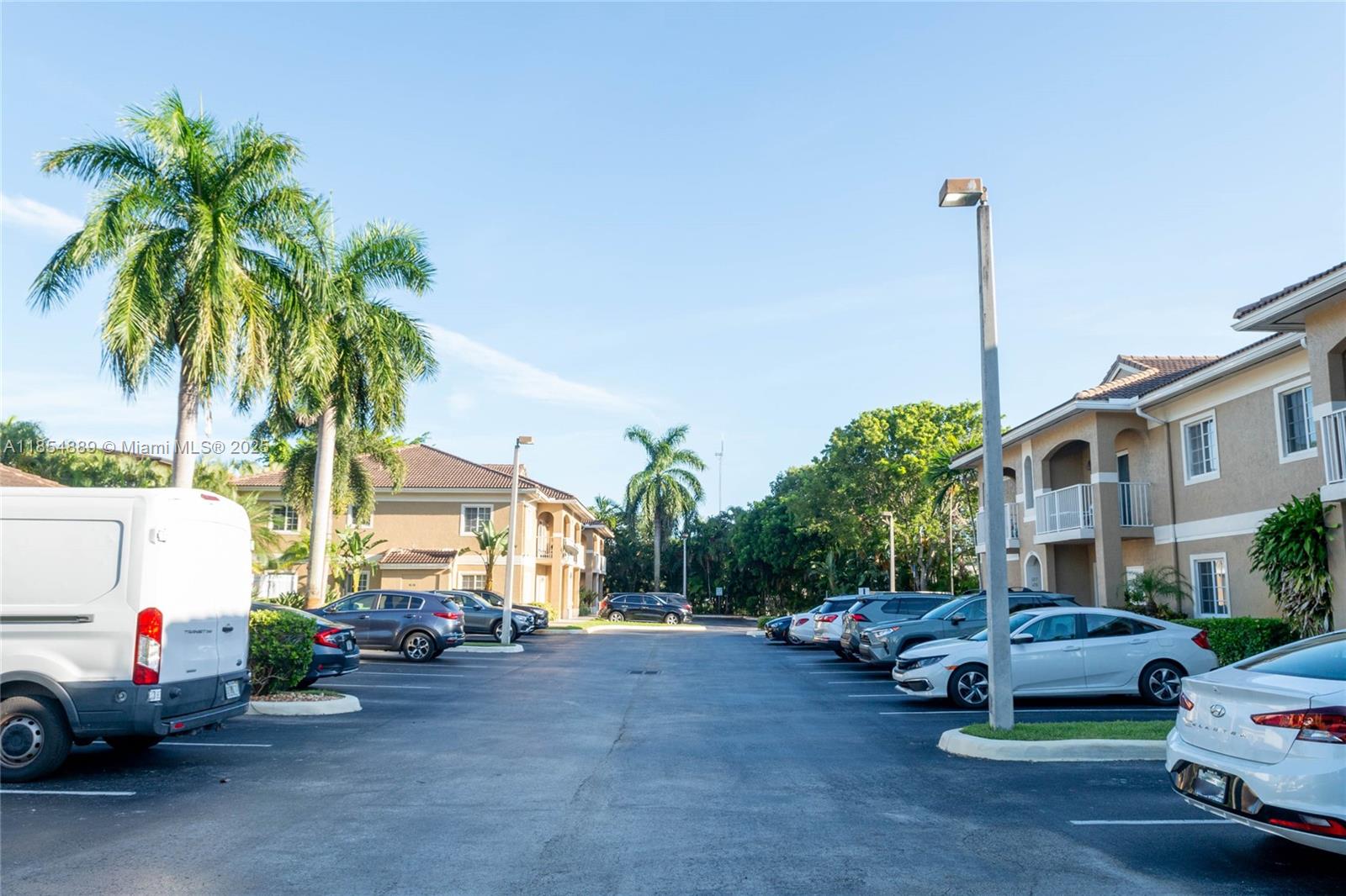 911 Hillcrest Ct # 3