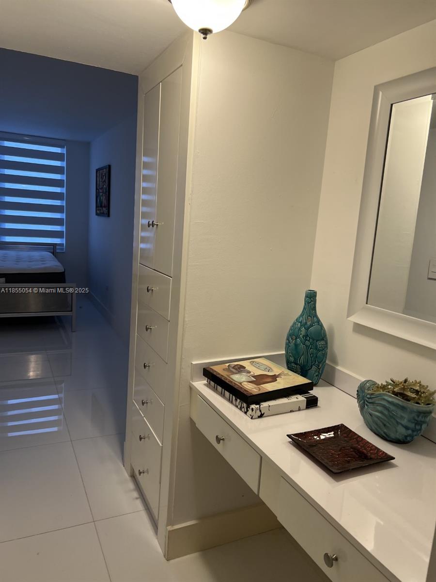 5555 Collins Ave # 4P