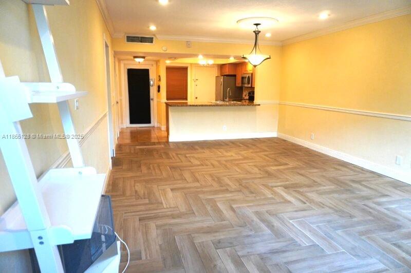 1350 Atlantic Shores Blvd # 309