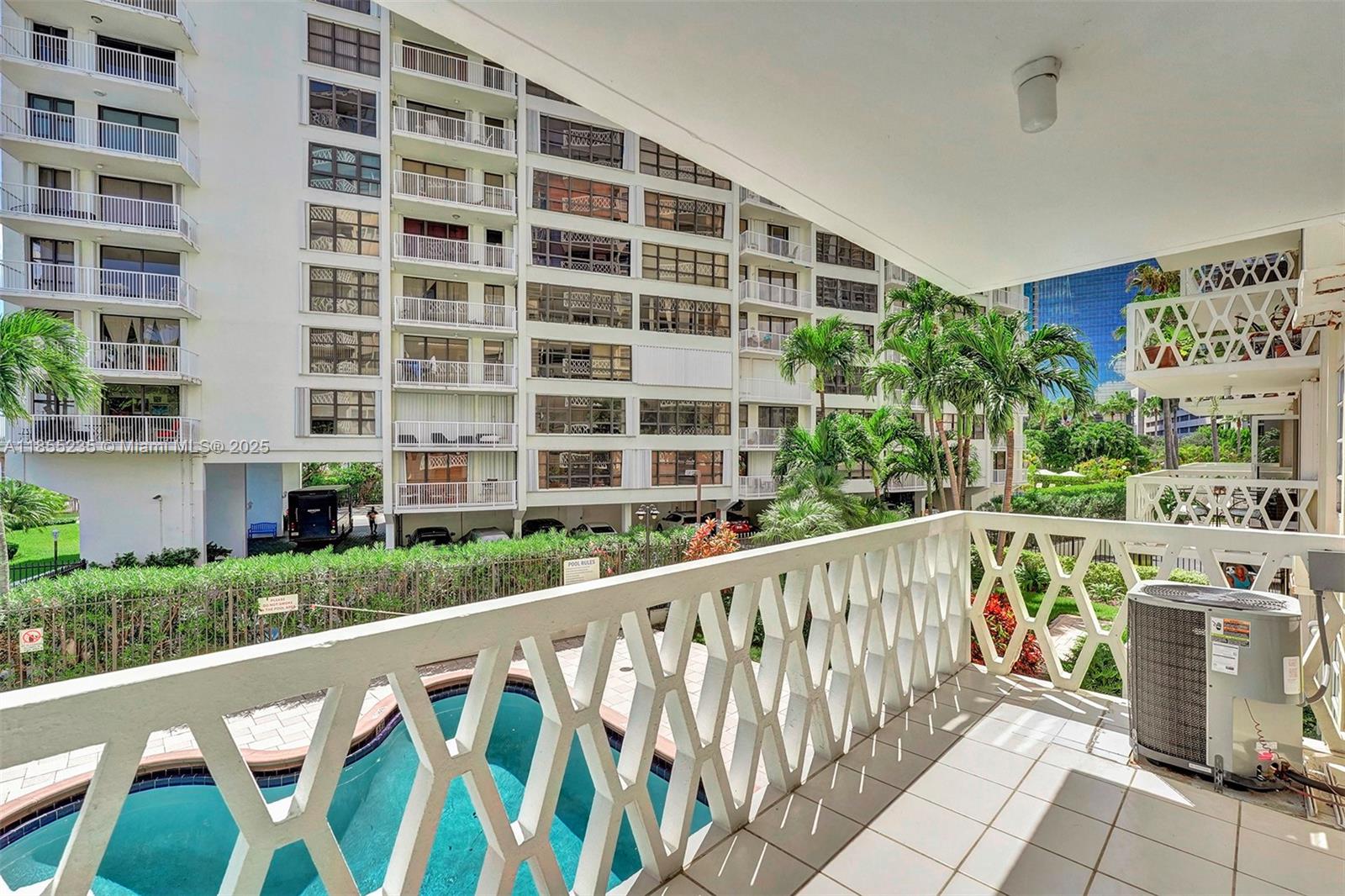 1430 Brickell Bay Dr # 206
