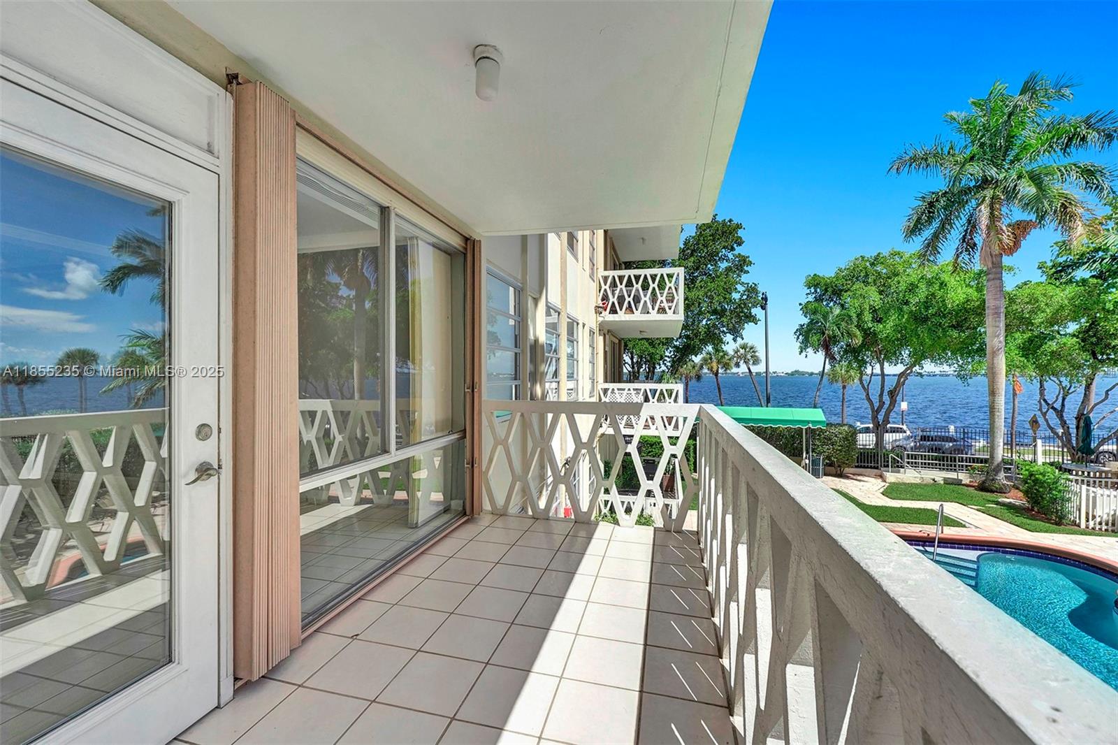 1430 Brickell Bay Dr # 206