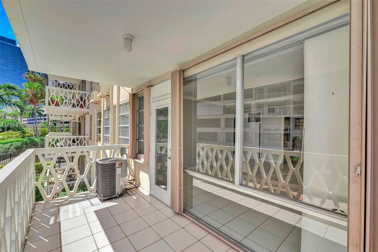 1430 Brickell Bay Dr # 206