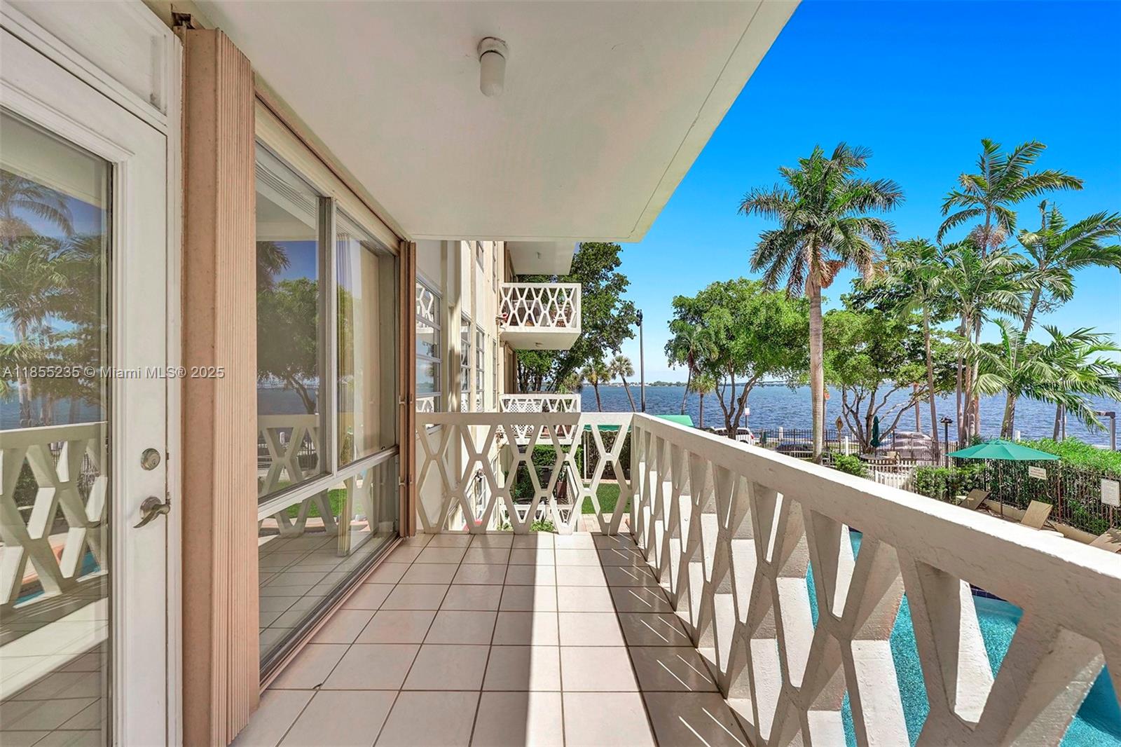 1430 Brickell Bay Dr # 206