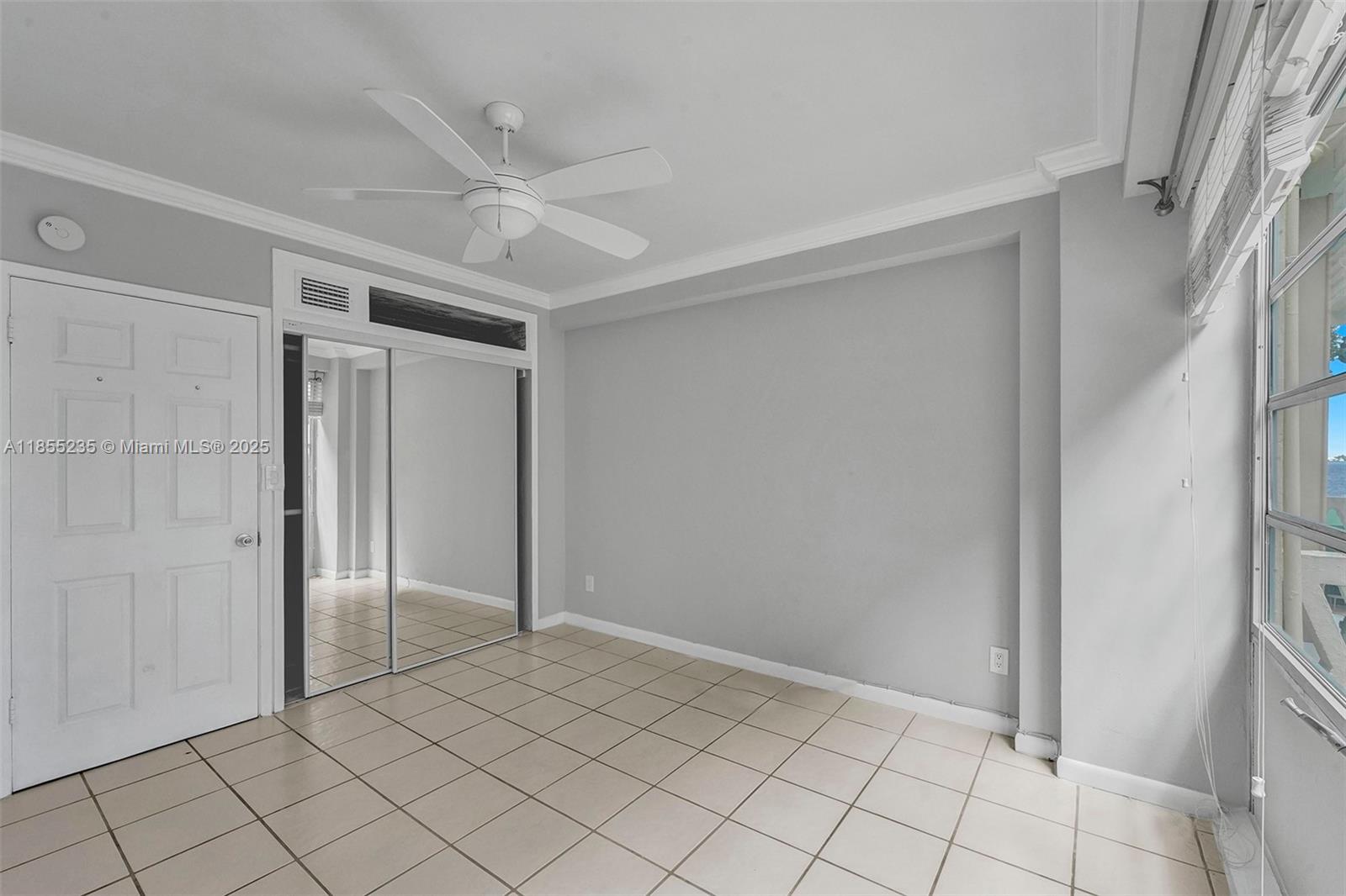1430 Brickell Bay Dr # 206