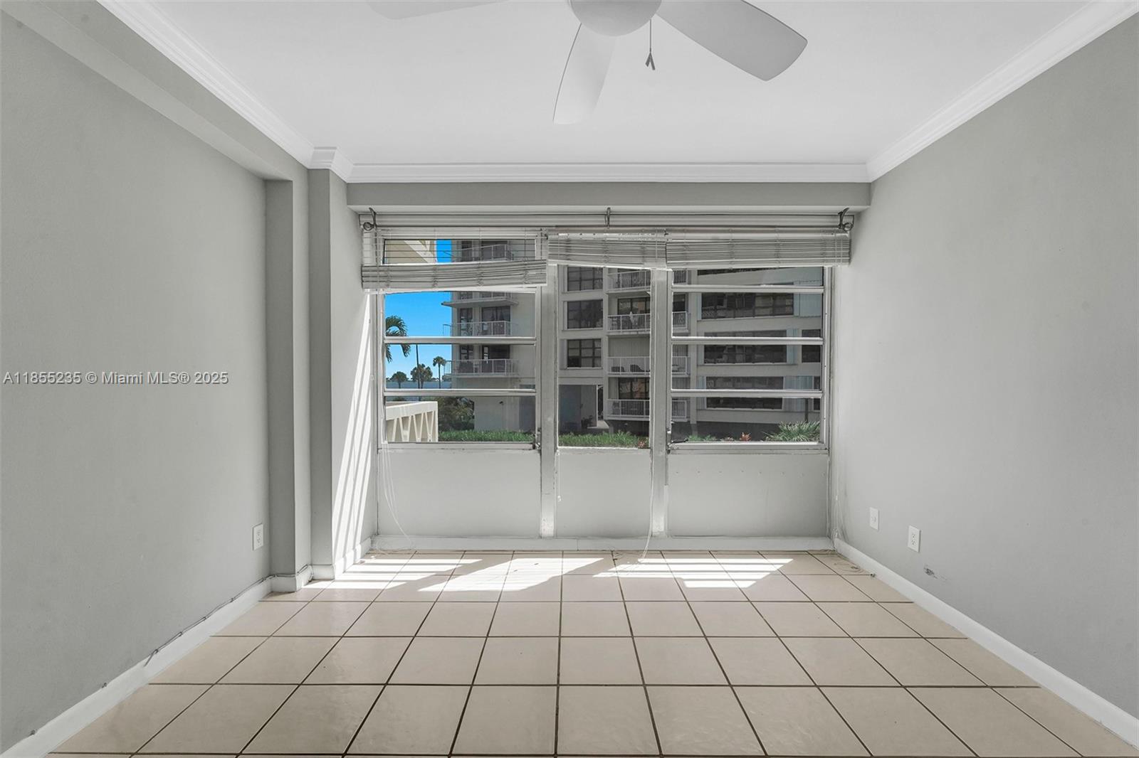 1430 Brickell Bay Dr # 206