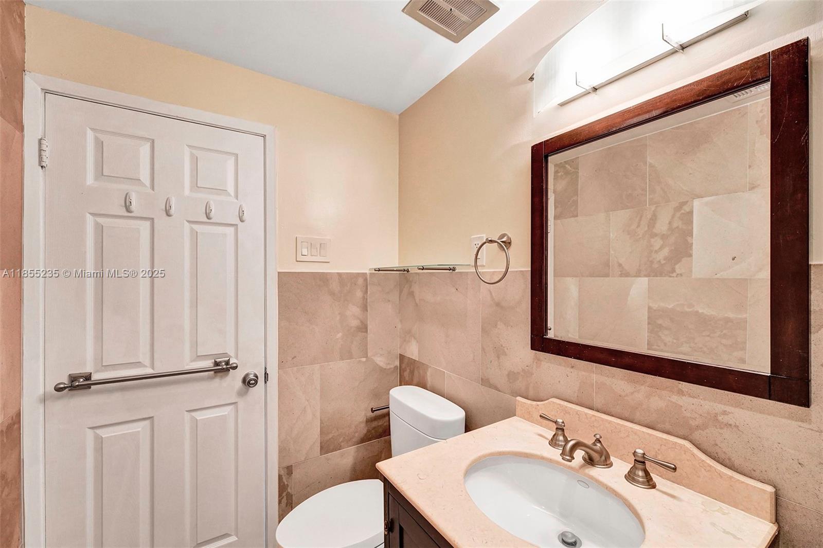 1430 Brickell Bay Dr # 206