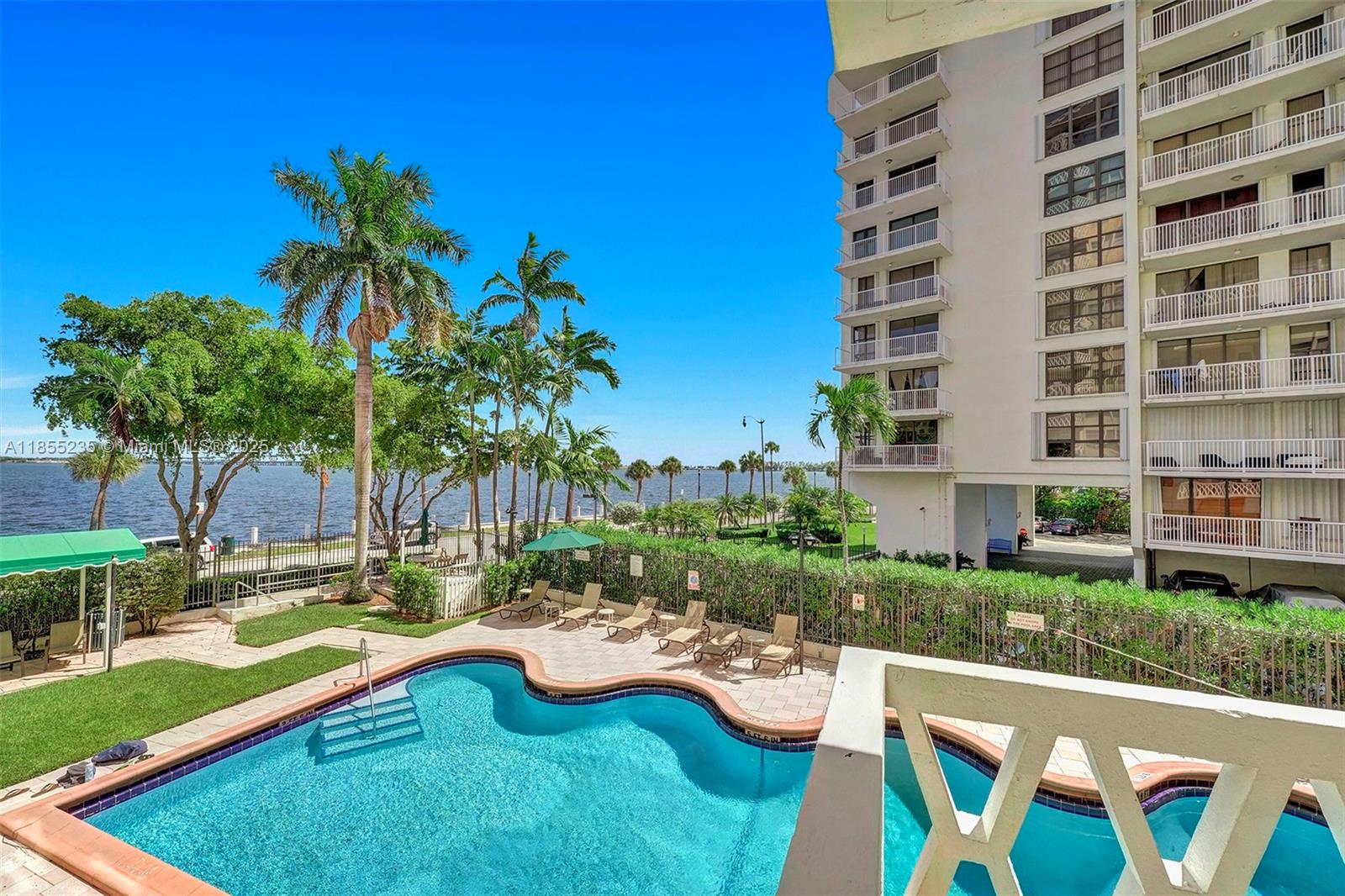 1430 Brickell Bay Dr # 206