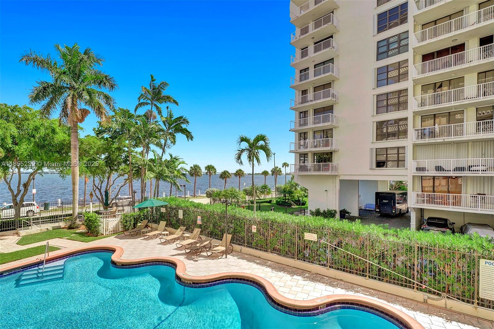1430 Brickell Bay Dr # 206