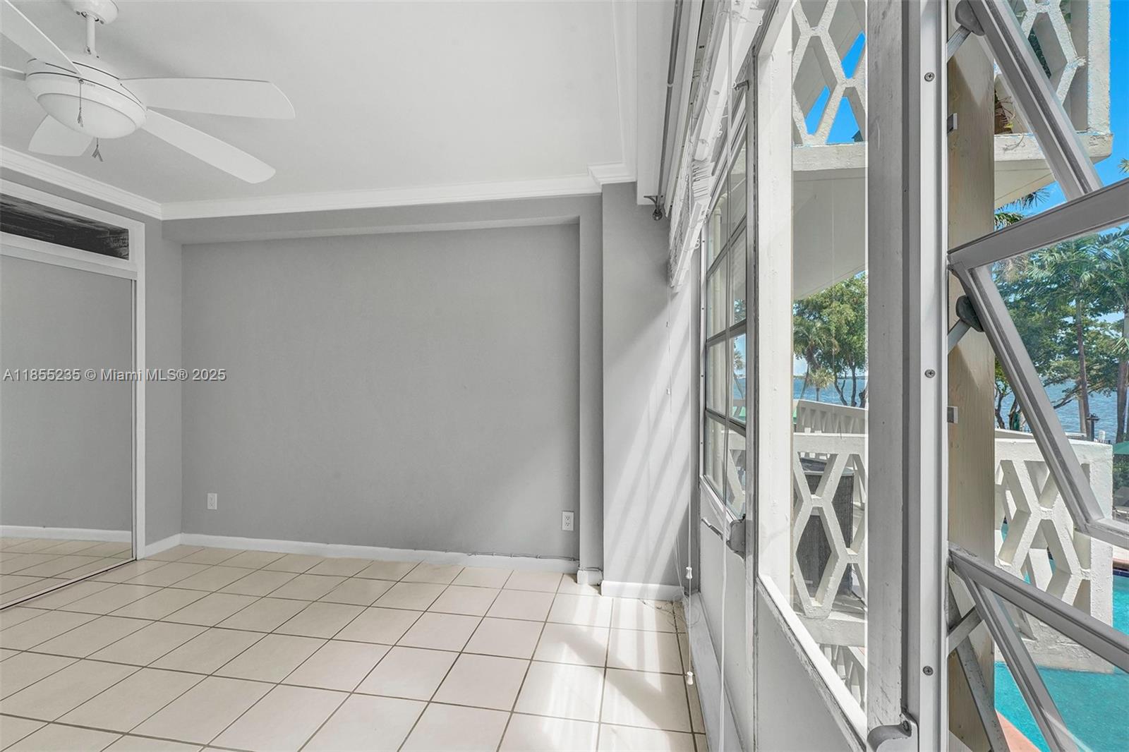 1430 Brickell Bay Dr # 206