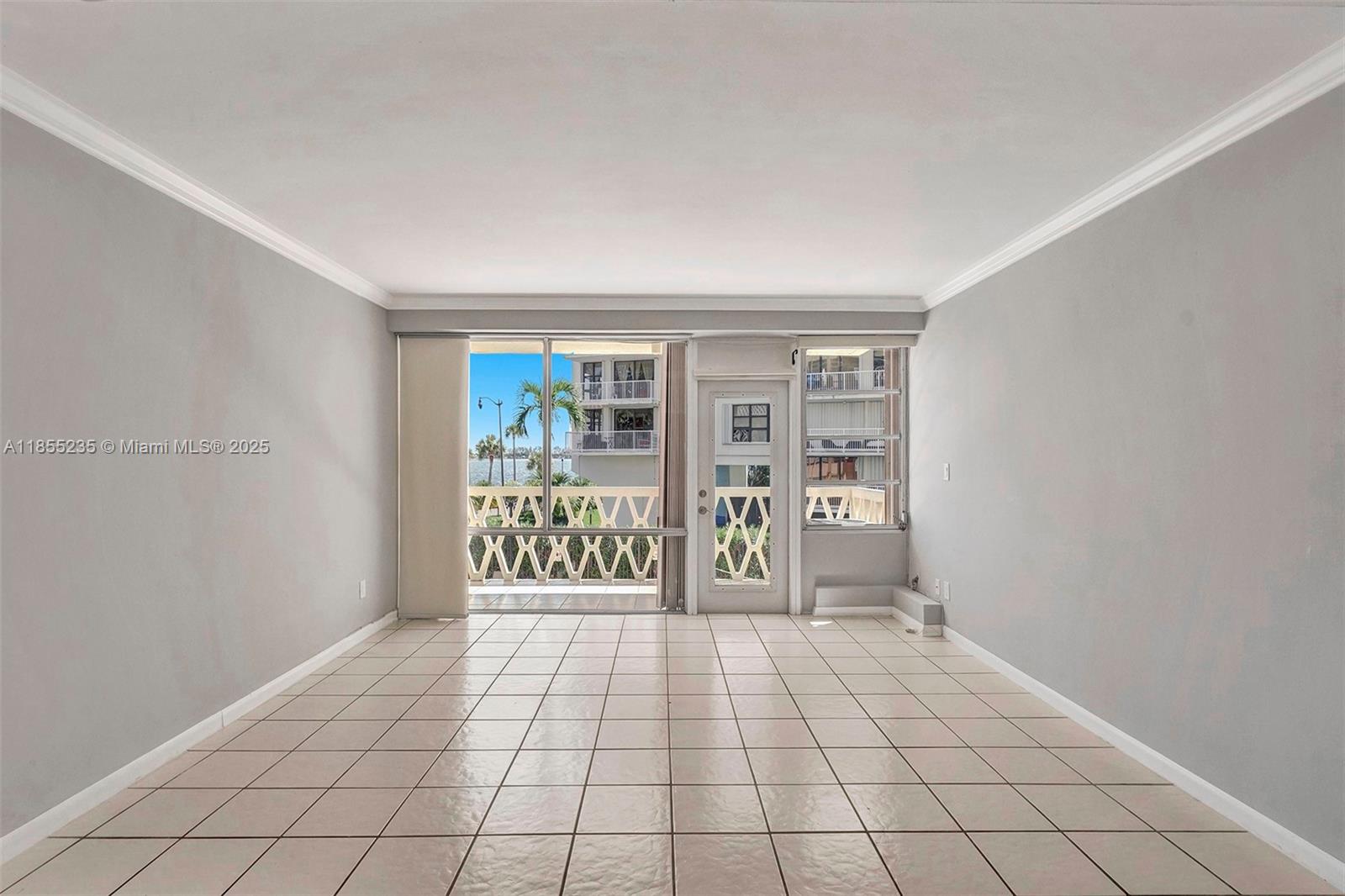 1430 Brickell Bay Dr # 206