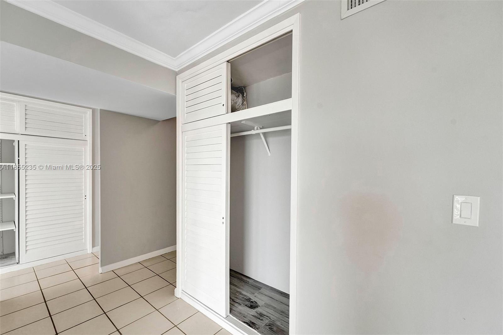 1430 Brickell Bay Dr # 206