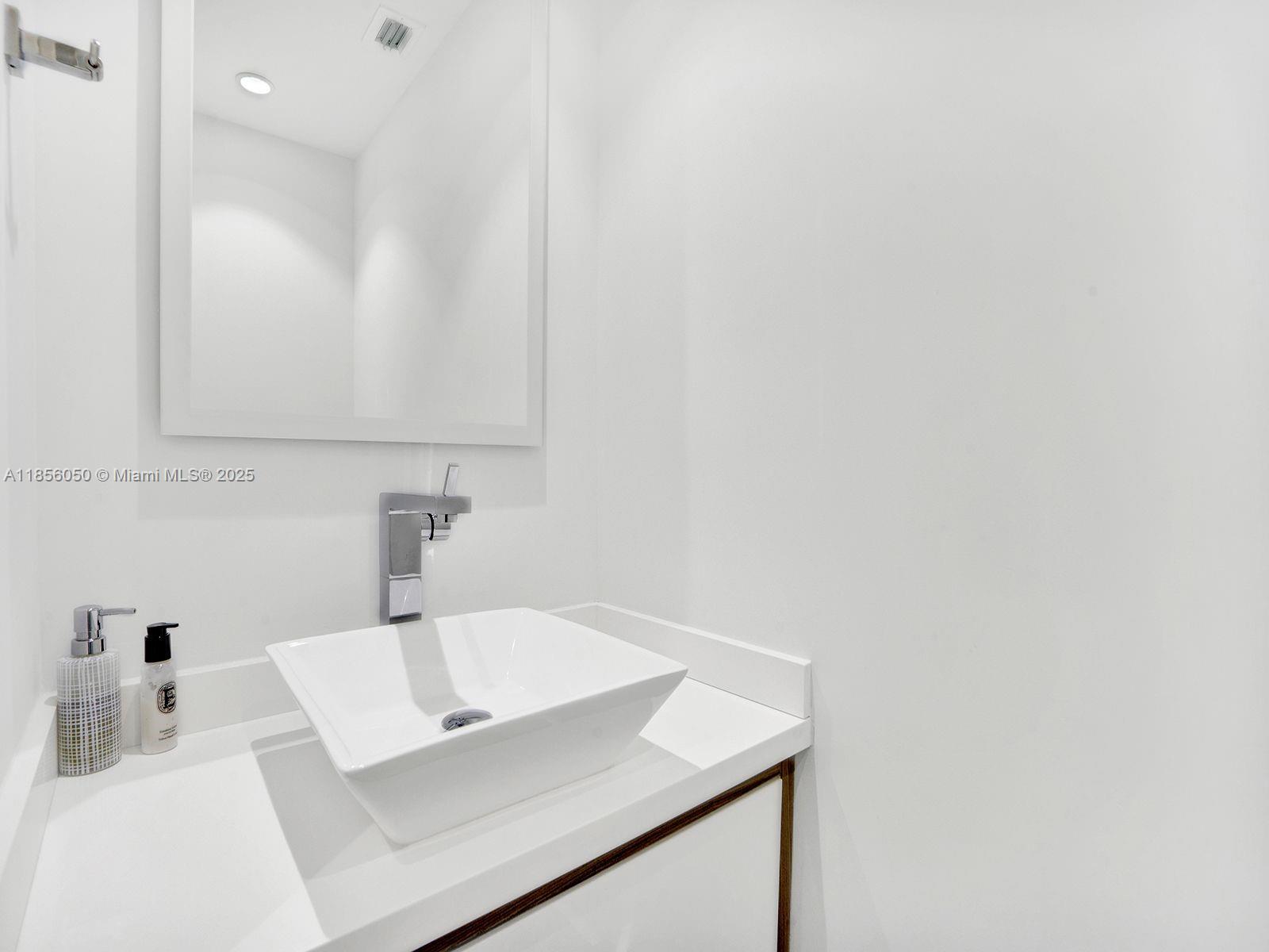 888 Brickell Key Dr # 2412