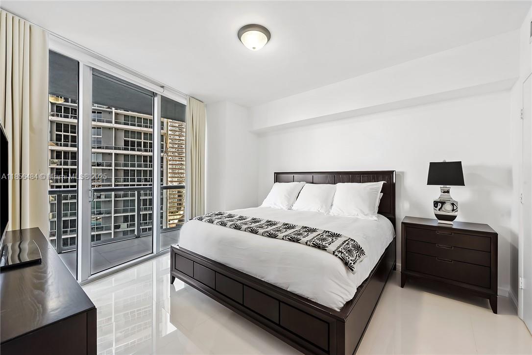 475 Brickell Ave # 2009