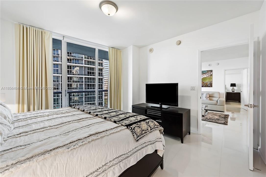 475 Brickell Ave # 2009