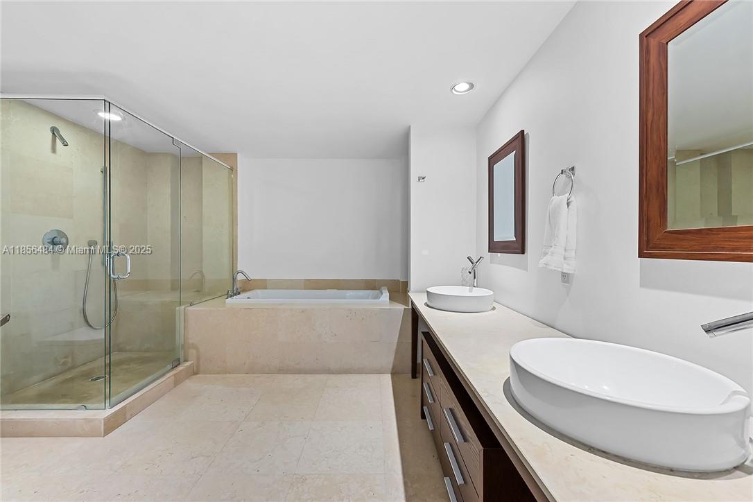 475 Brickell Ave # 2009