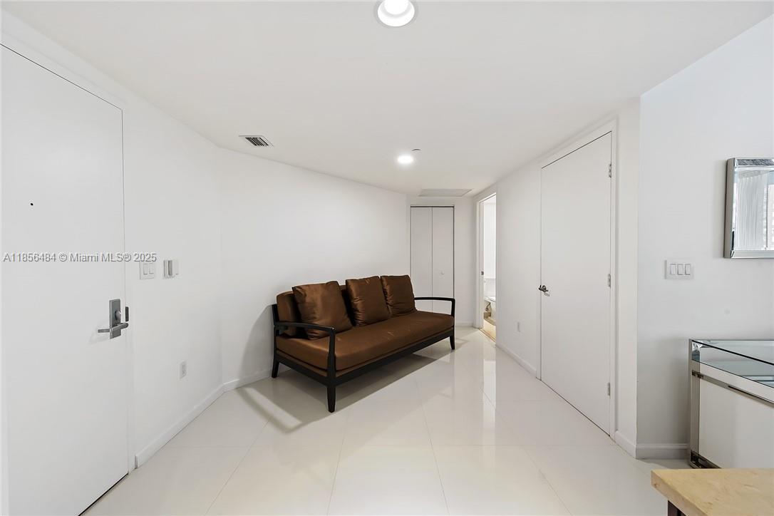 475 Brickell Ave # 2009