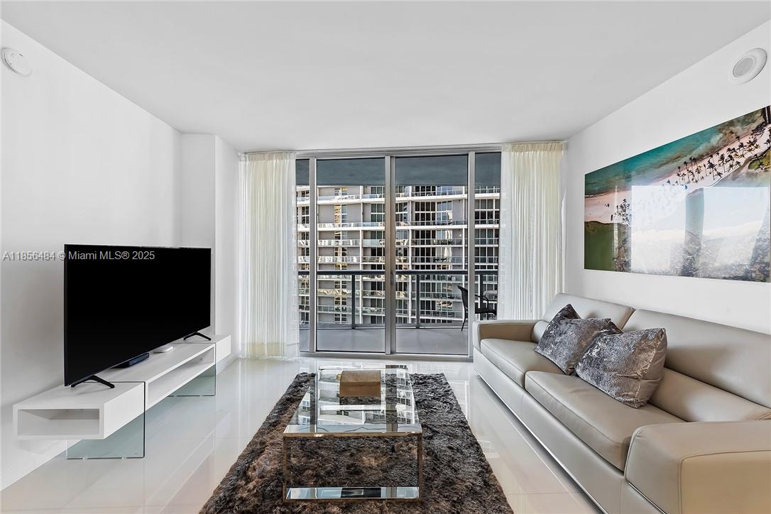 475 Brickell Ave # 2009