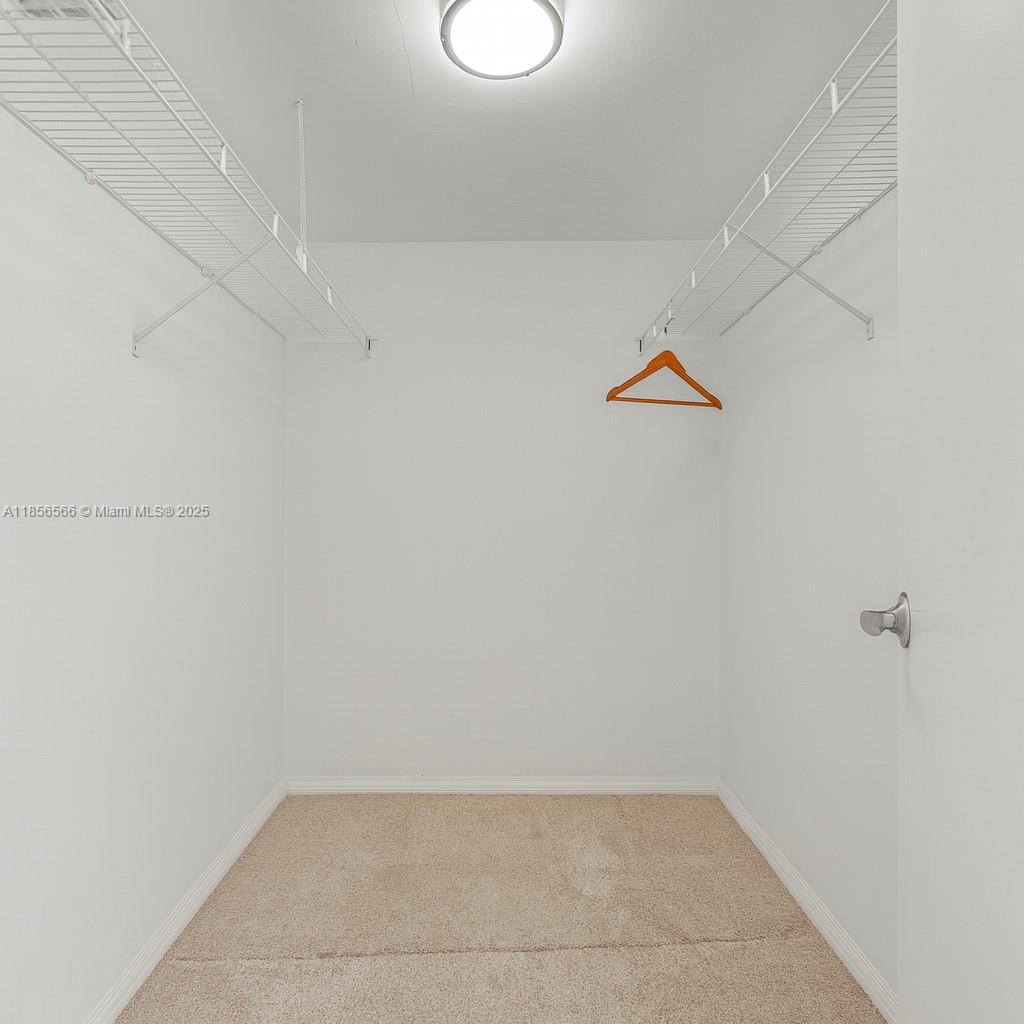 3121 NE 51st St # 203E