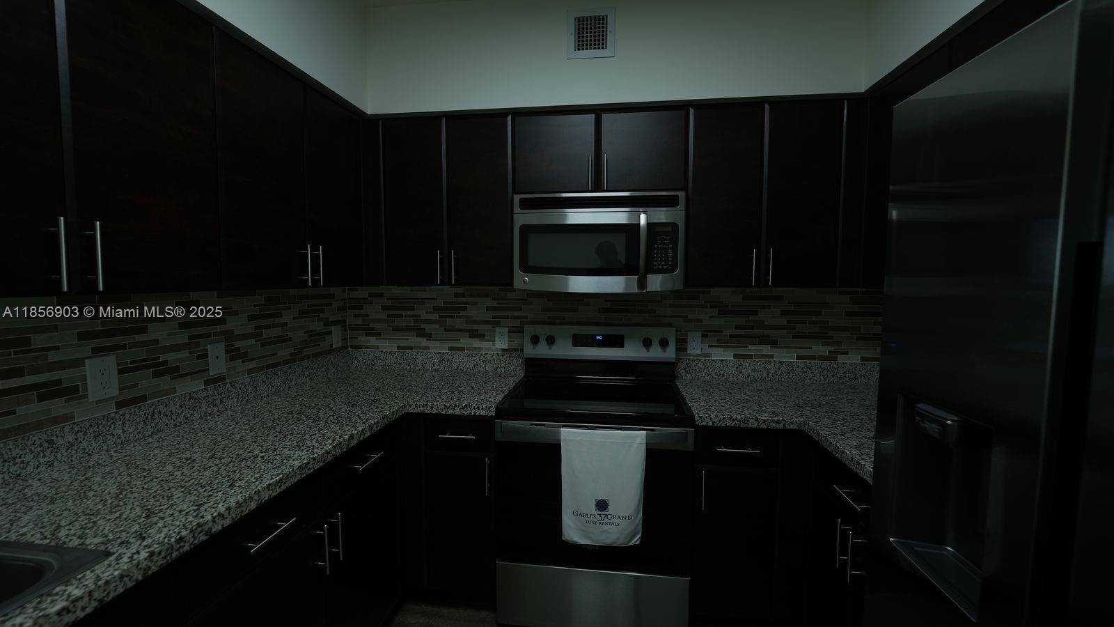 987 SW 37th Ave # 1203