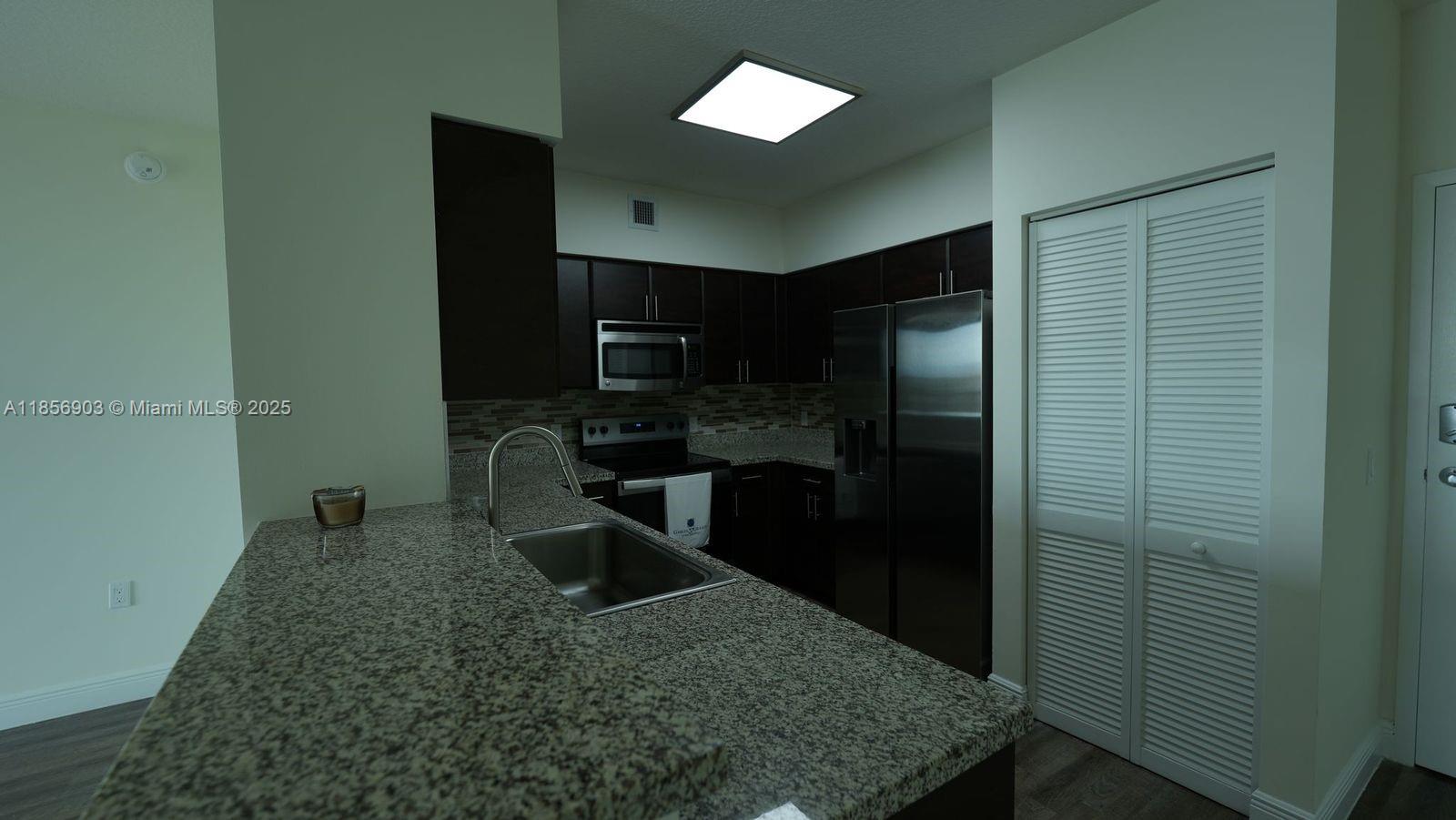 987 SW 37th Ave # 1203