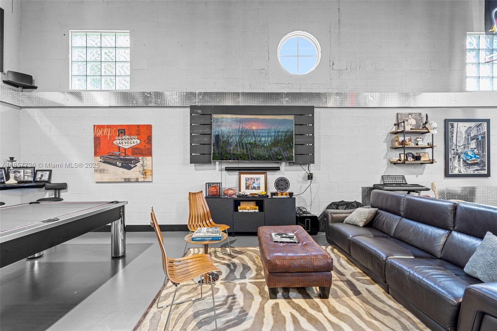 2937 Ravenswood Rd # 9S