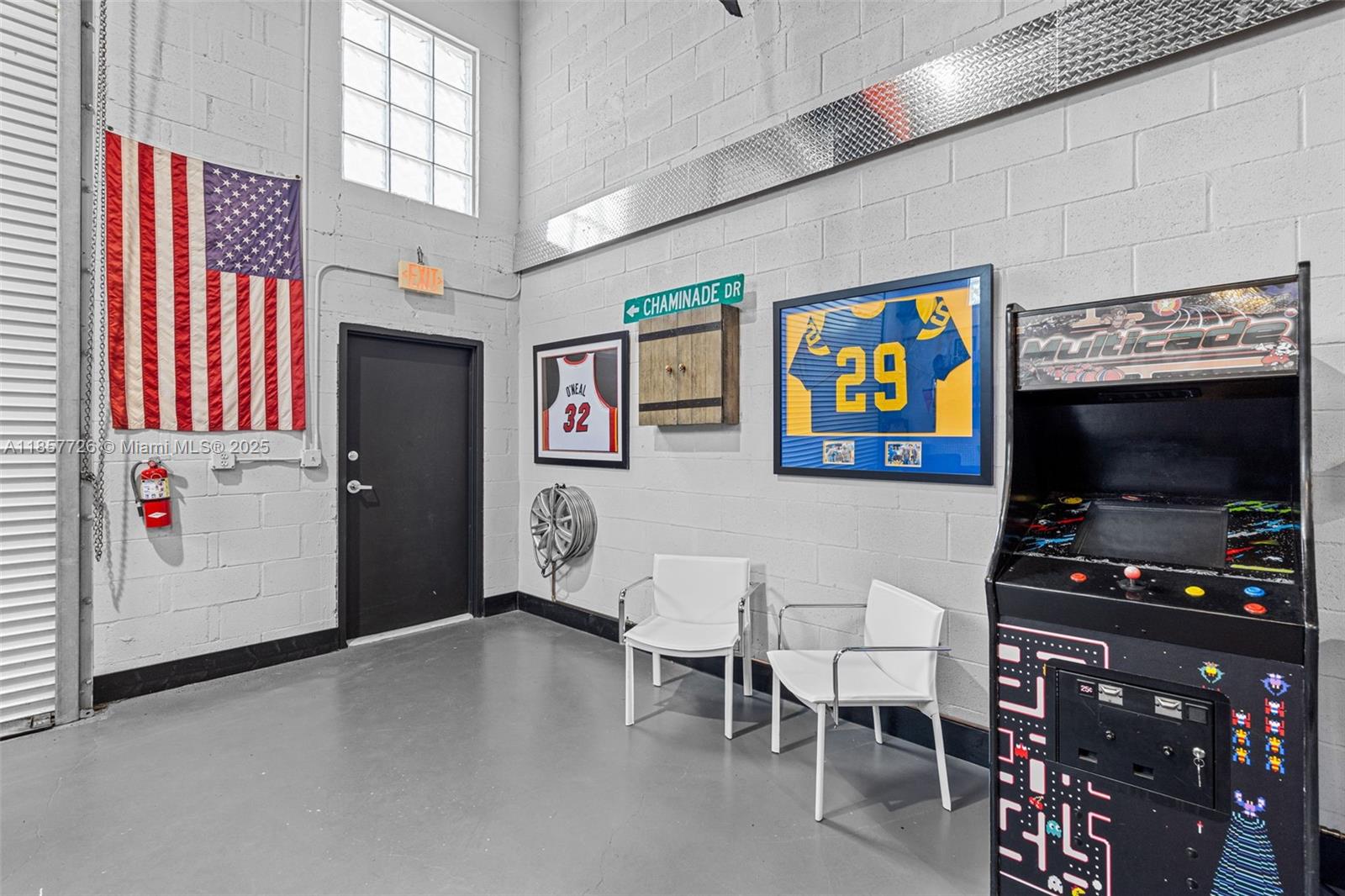 2937 Ravenswood Rd # 9S