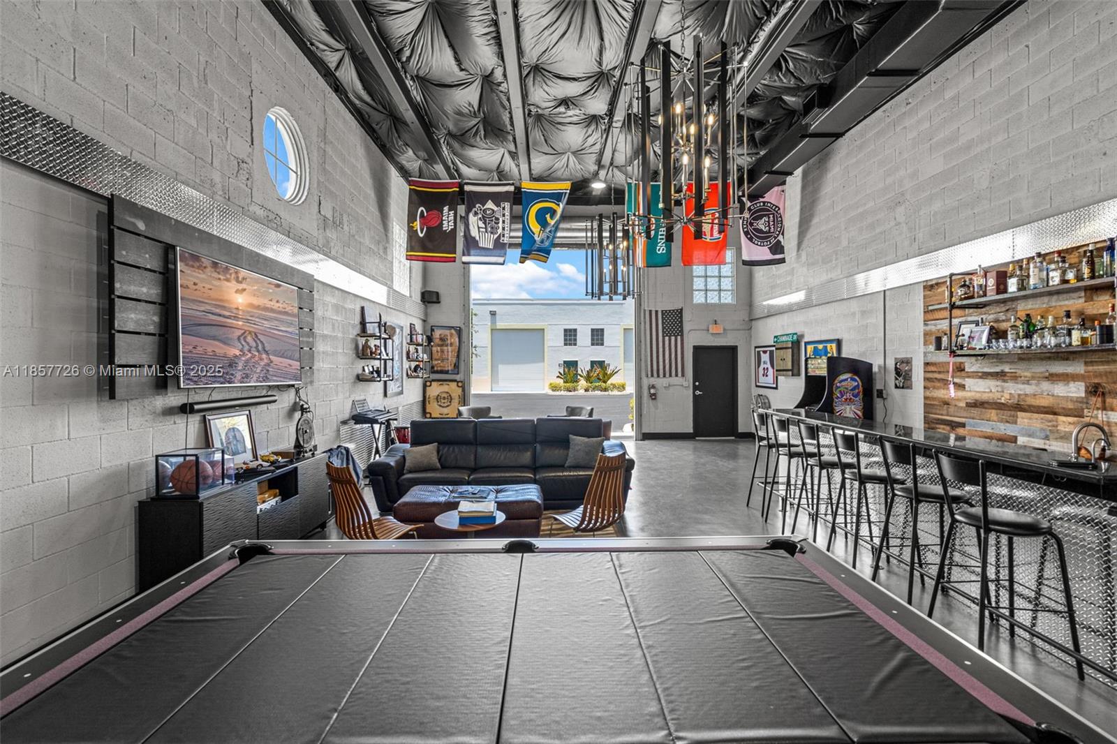 2937 Ravenswood Rd # 9S