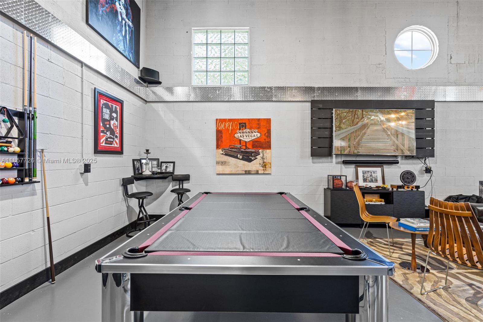 2937 Ravenswood Rd # 9S