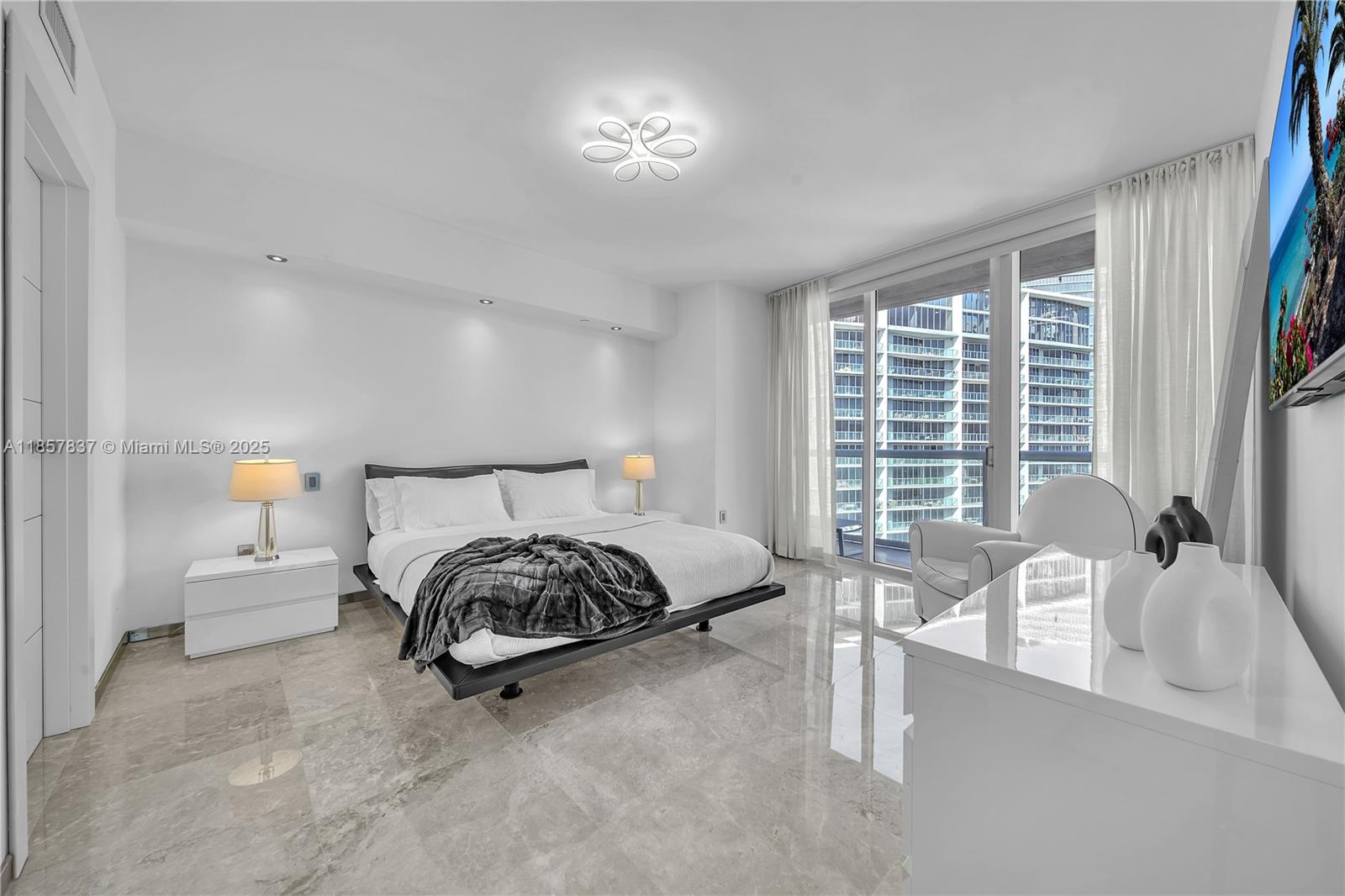 495 Brickell Ave # 5302