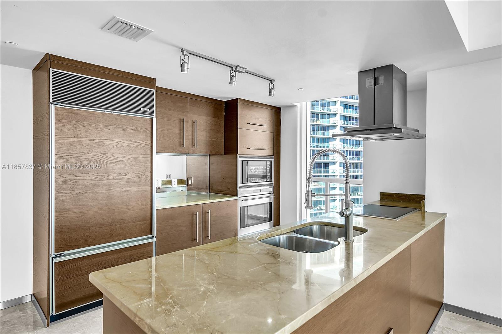 495 Brickell Ave # 5302