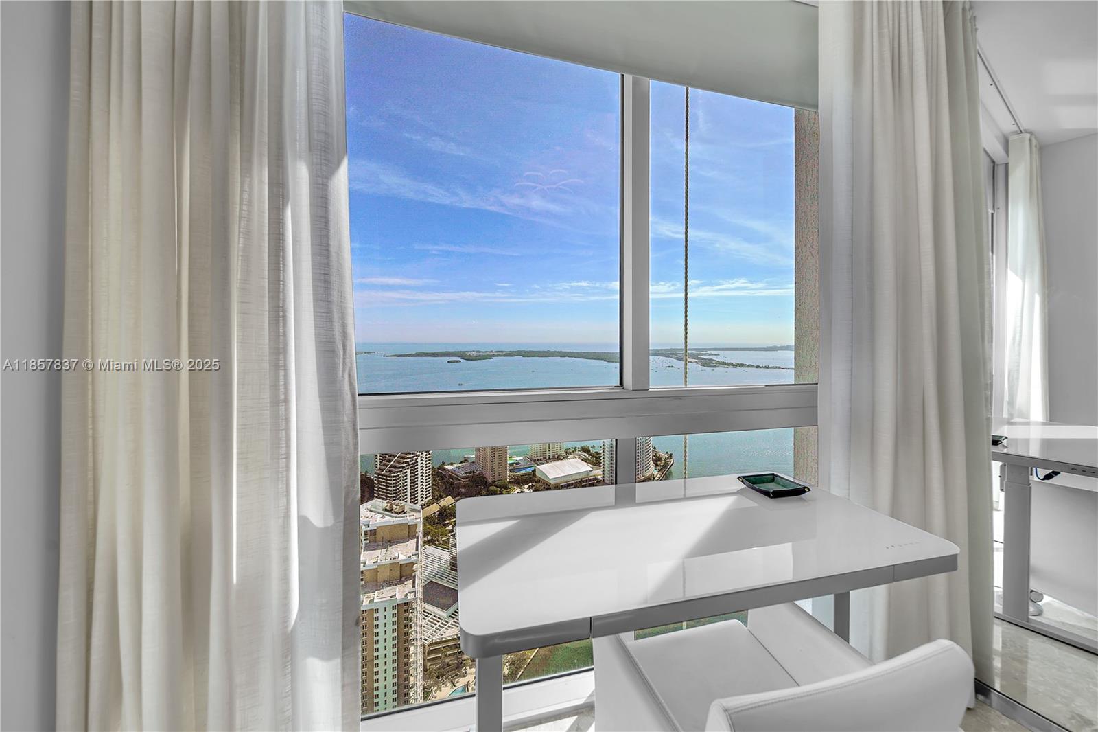 495 Brickell Ave # 5302