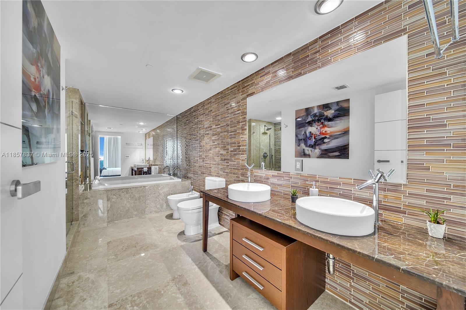 495 Brickell Ave # 5302