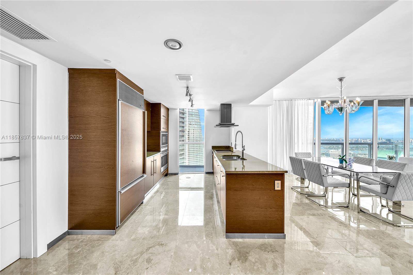 495 Brickell Ave # 5302