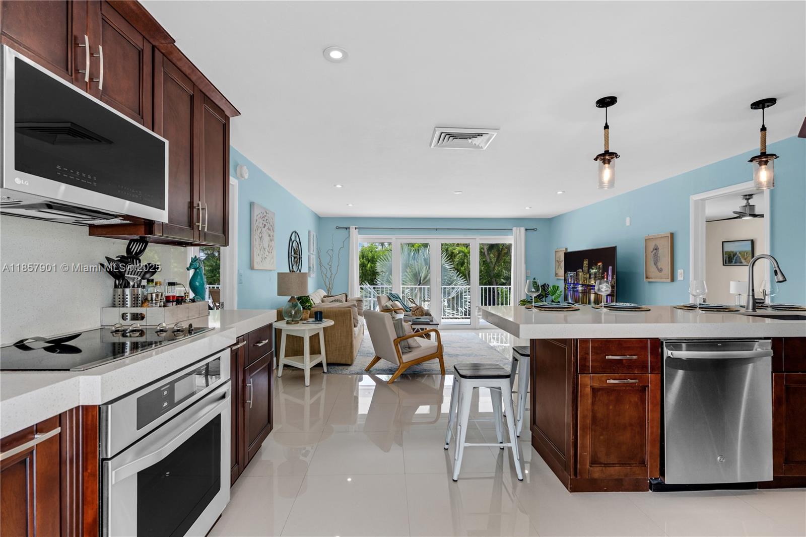 126 Columbus Dr