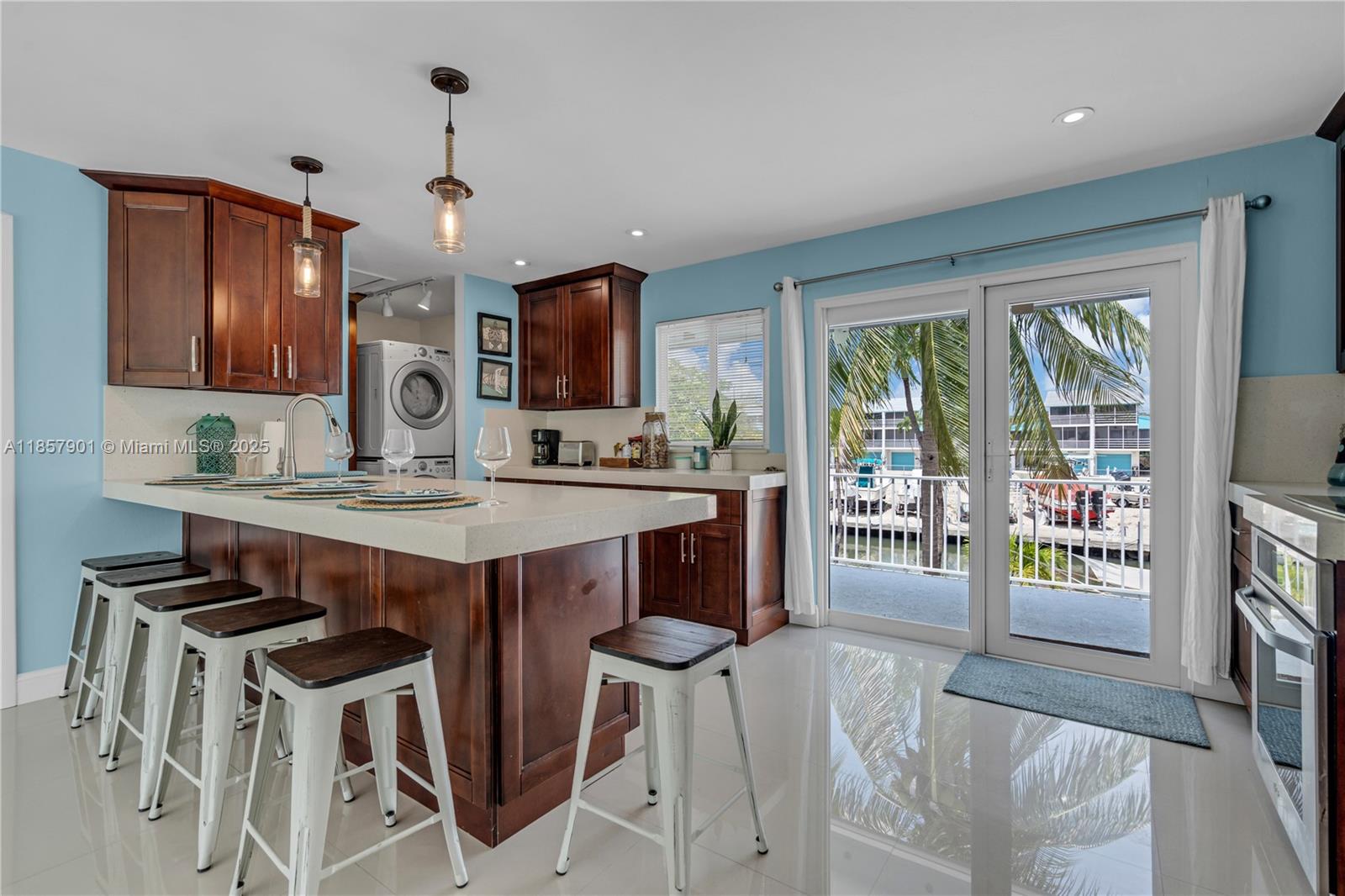 126 Columbus Dr