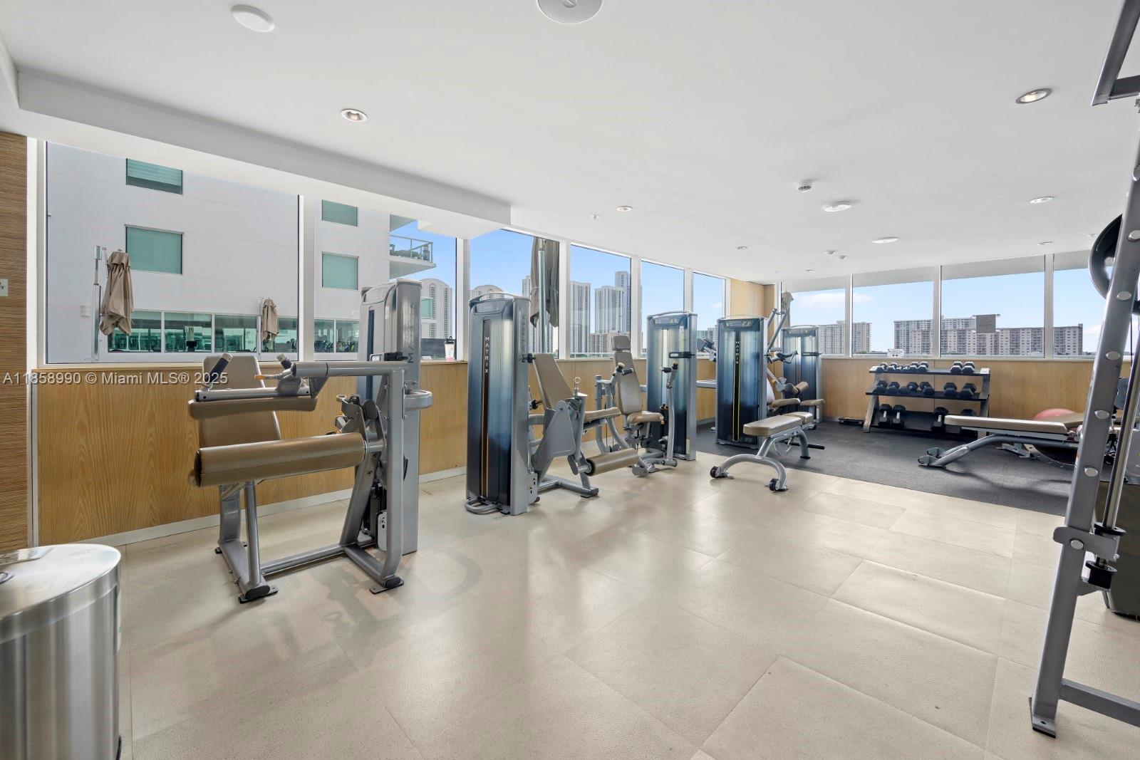 400 Sunny Isles Blvd # 908