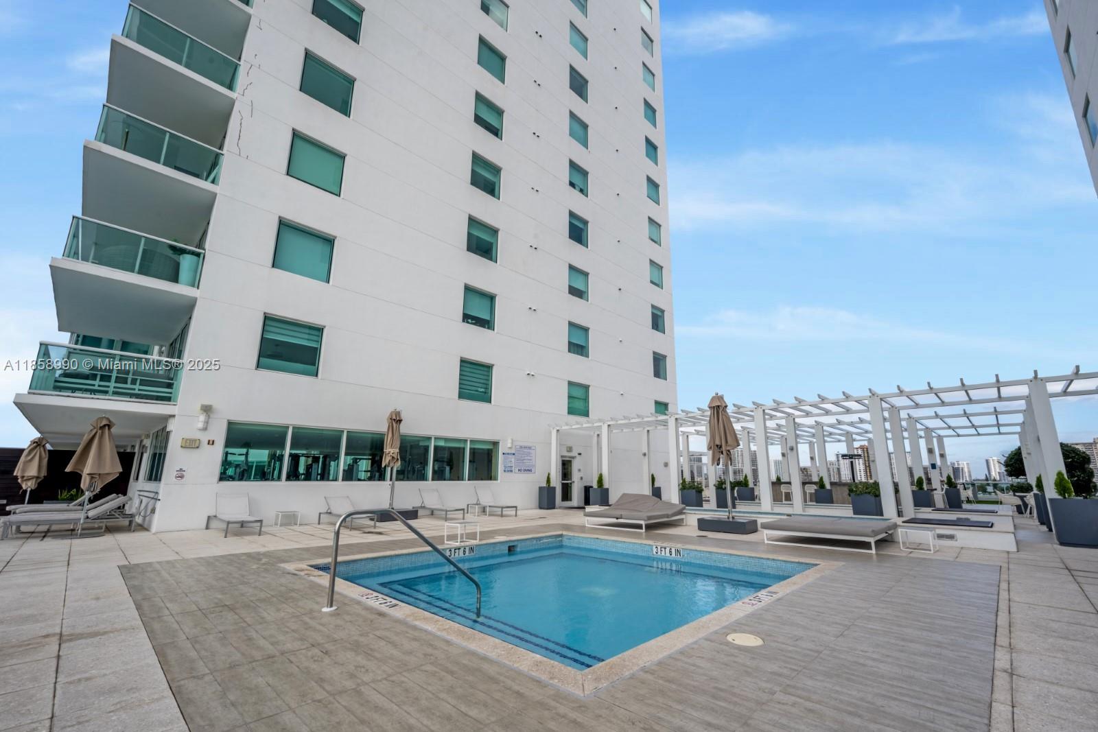 400 Sunny Isles Blvd # 908
