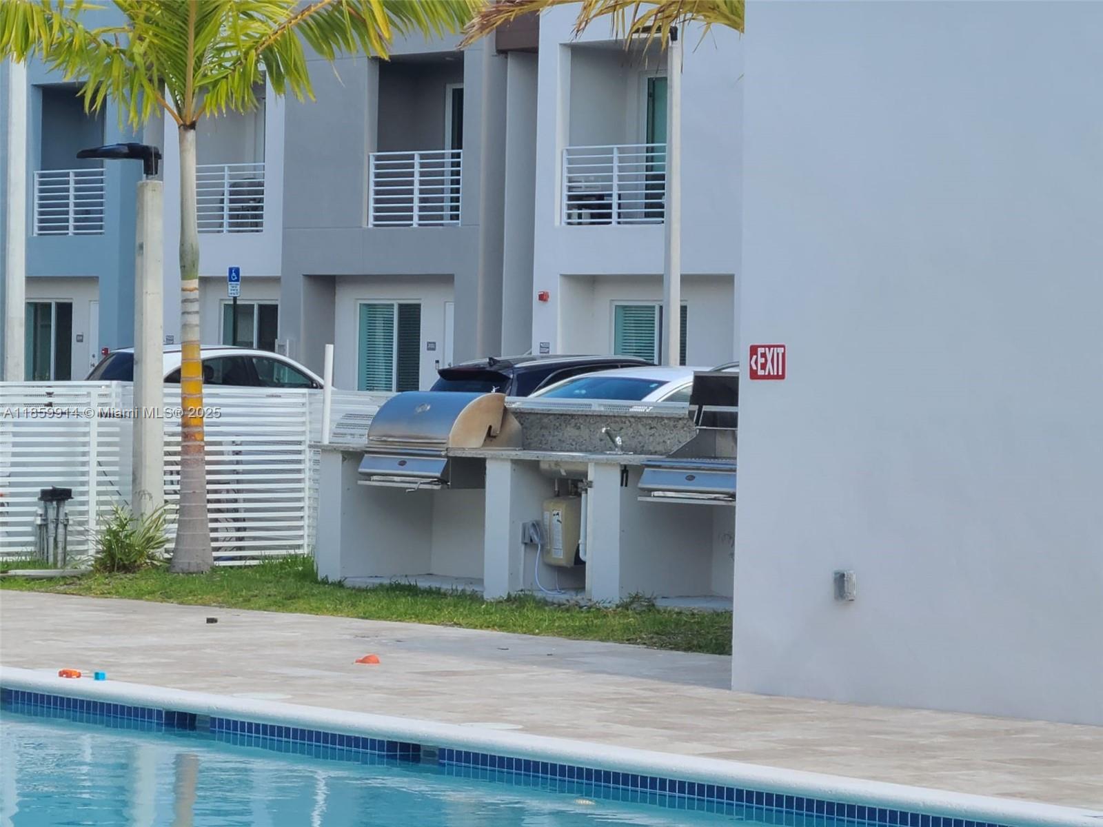 2555 NE 193 St # 2114, Miami Unit: 2114