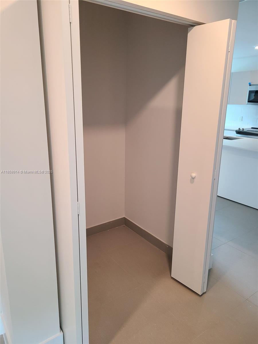 2555 NE 193 St # 2114, Miami Unit: 2114