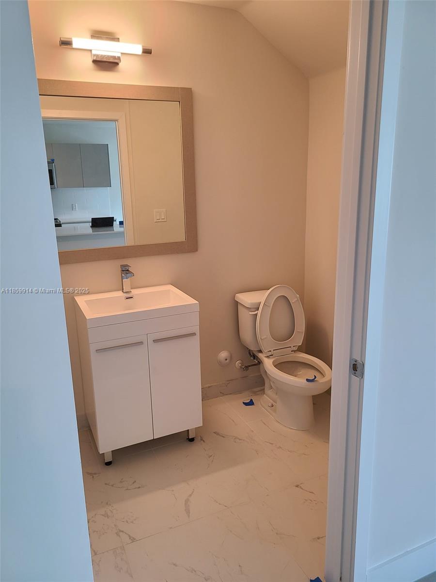 2555 NE 193 St # 2114, Miami Unit: 2114