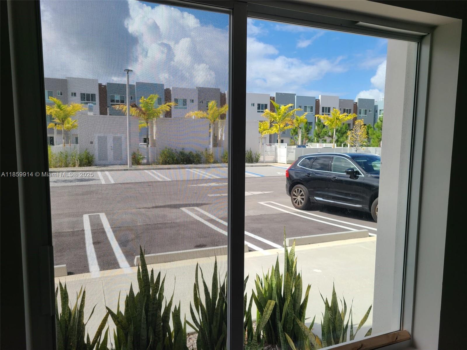 2555 NE 193 St # 2114, Miami Unit: 2114