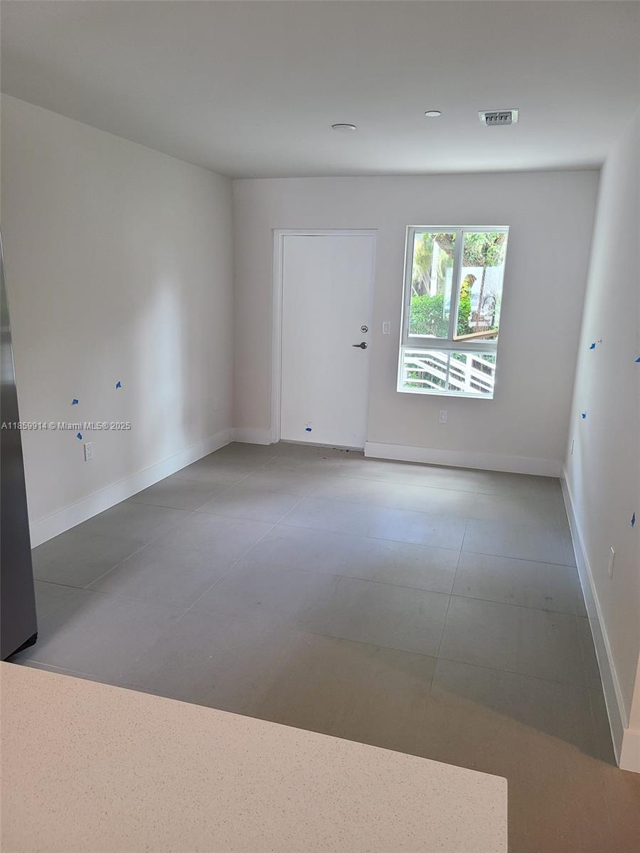 2555 NE 193 St # 2114, Miami Unit: 2114