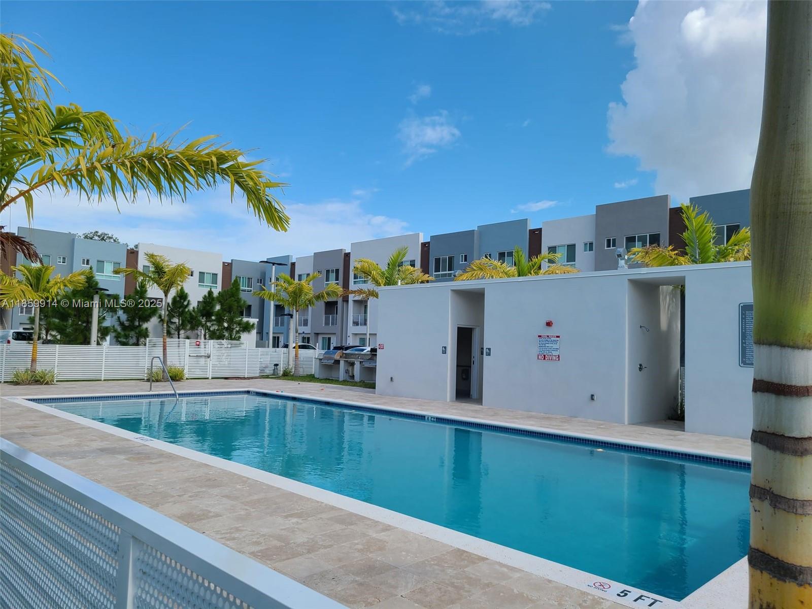 2555 NE 193 St # 2114, Miami Unit: 2114